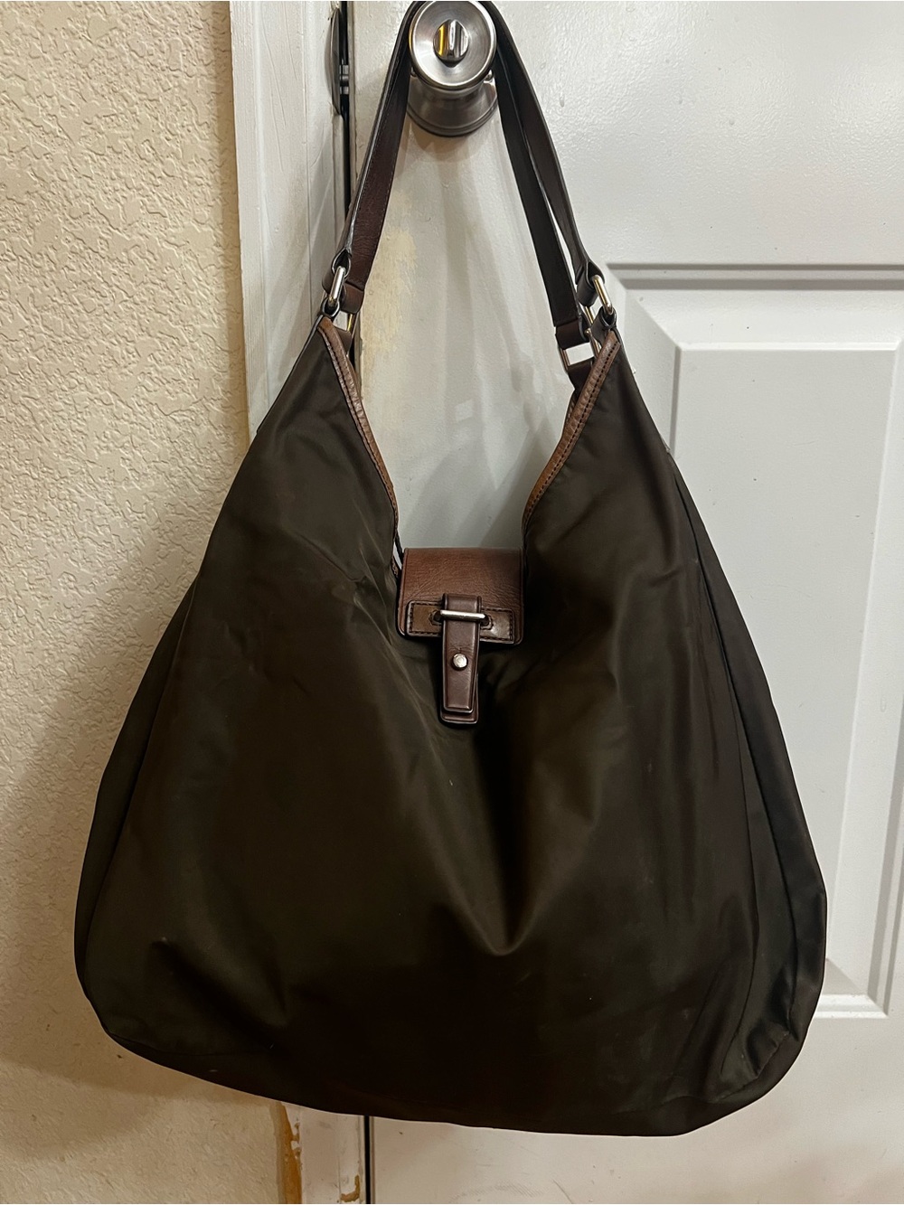 TUMI Brown Ballistic Nylon Leather Trim Large Hobo Tote Bag Voyageur